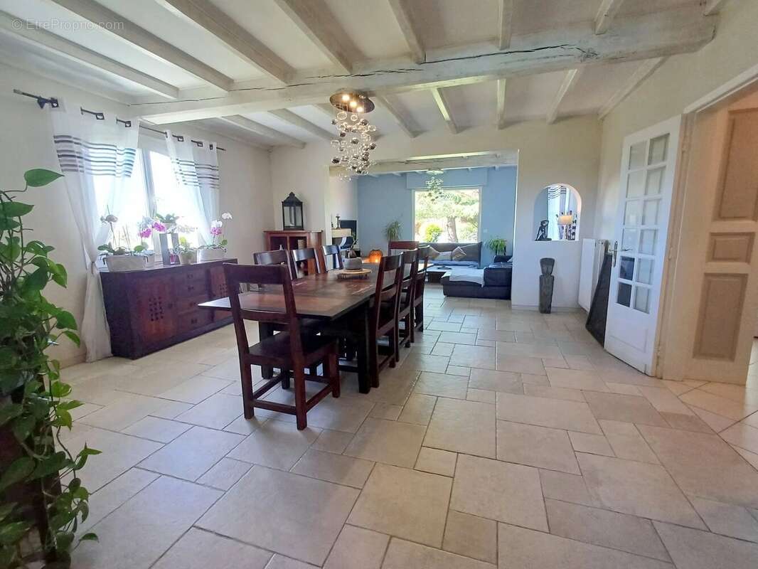 Maison à COURPIGNAC