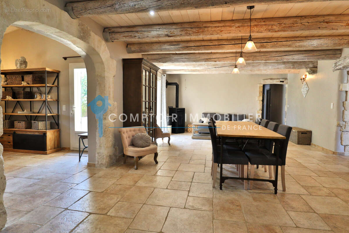 Maison à SAINT-SATURNIN-LES-APT