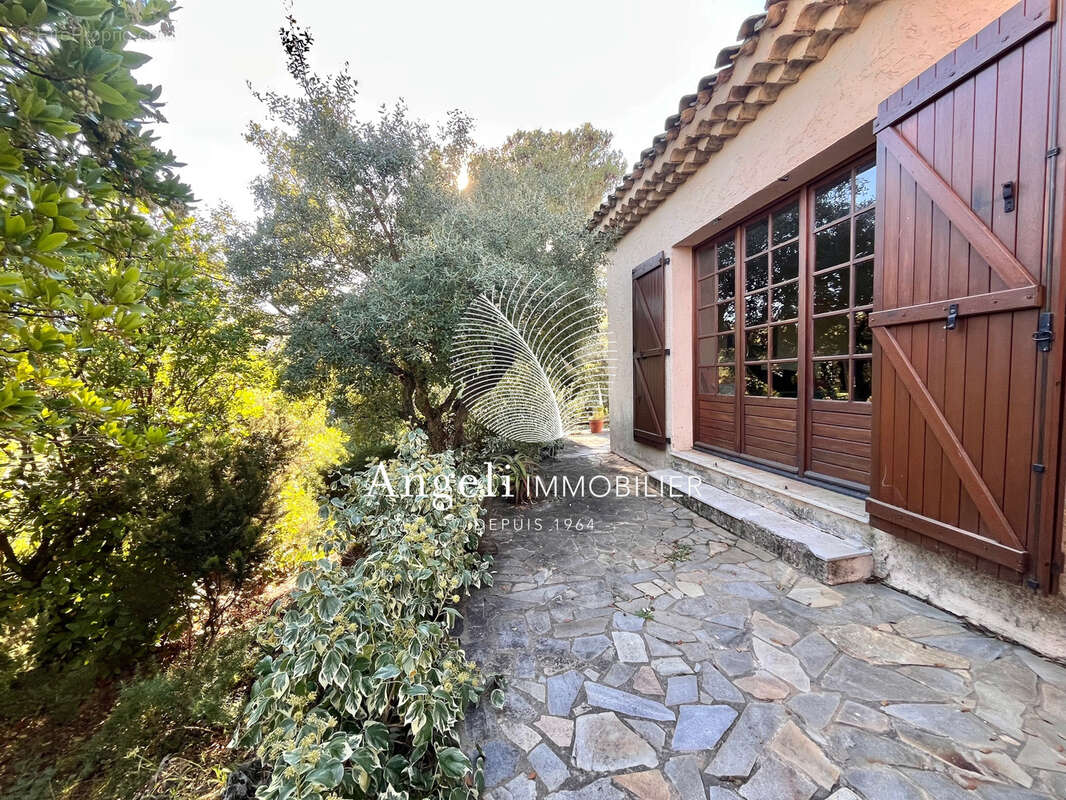 Maison à FREJUS