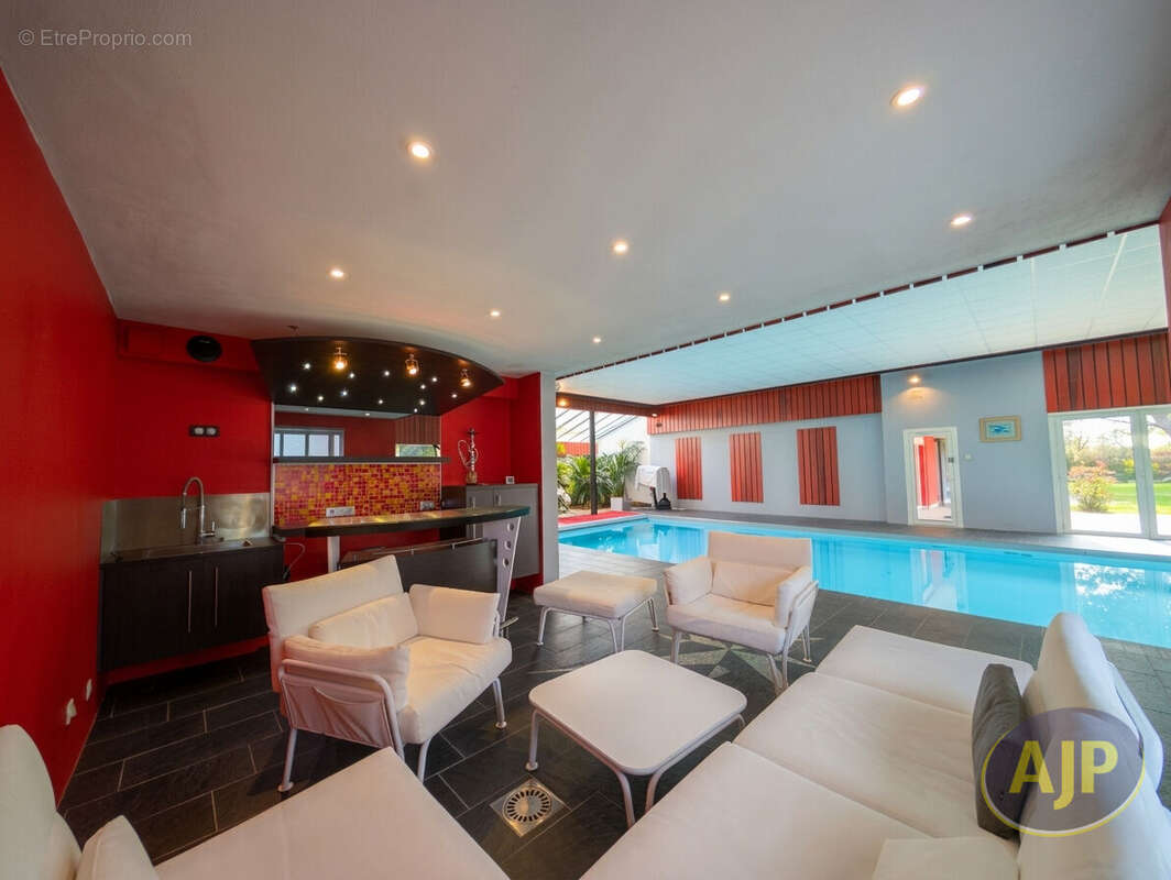 LEGÉ- Villa avec piscine intérieure ! - photo 2