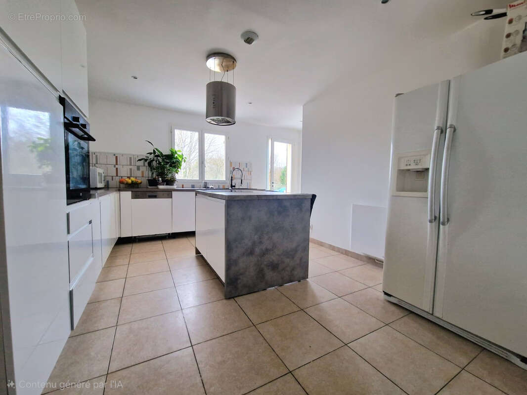 Maison à CRECY-LA-CHAPELLE