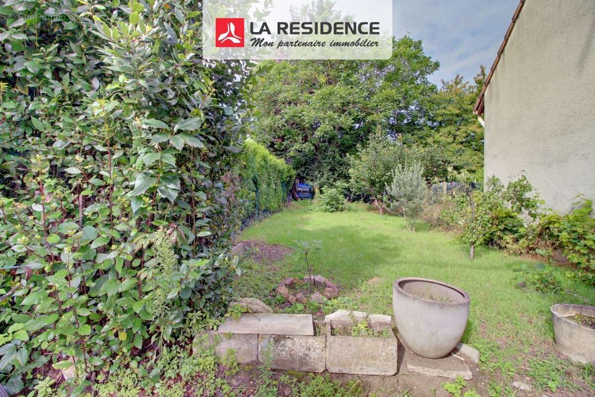 Maison à LES MUREAUX