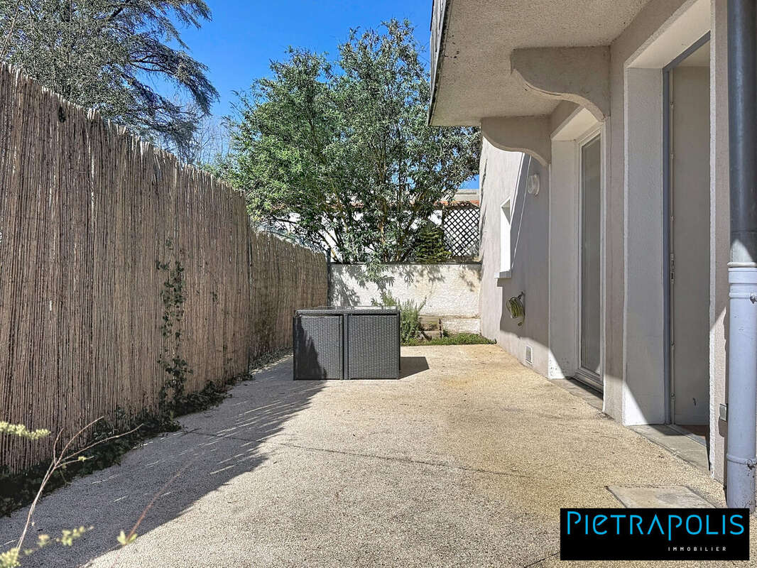 Appartement 38 m² à Ecully  - photo 3
