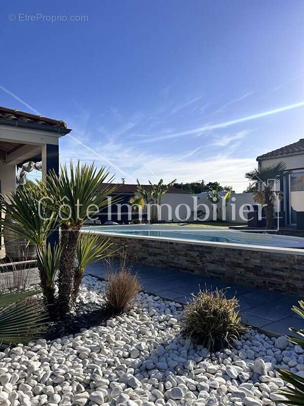 Charme-piscine-4chambres - photo 3