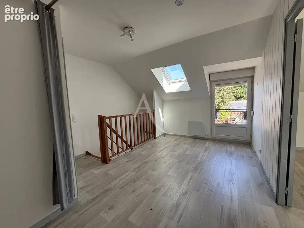 À vendre : maison divisée en 2 logements - quartier Belle-Beille à Angers - photo 5
