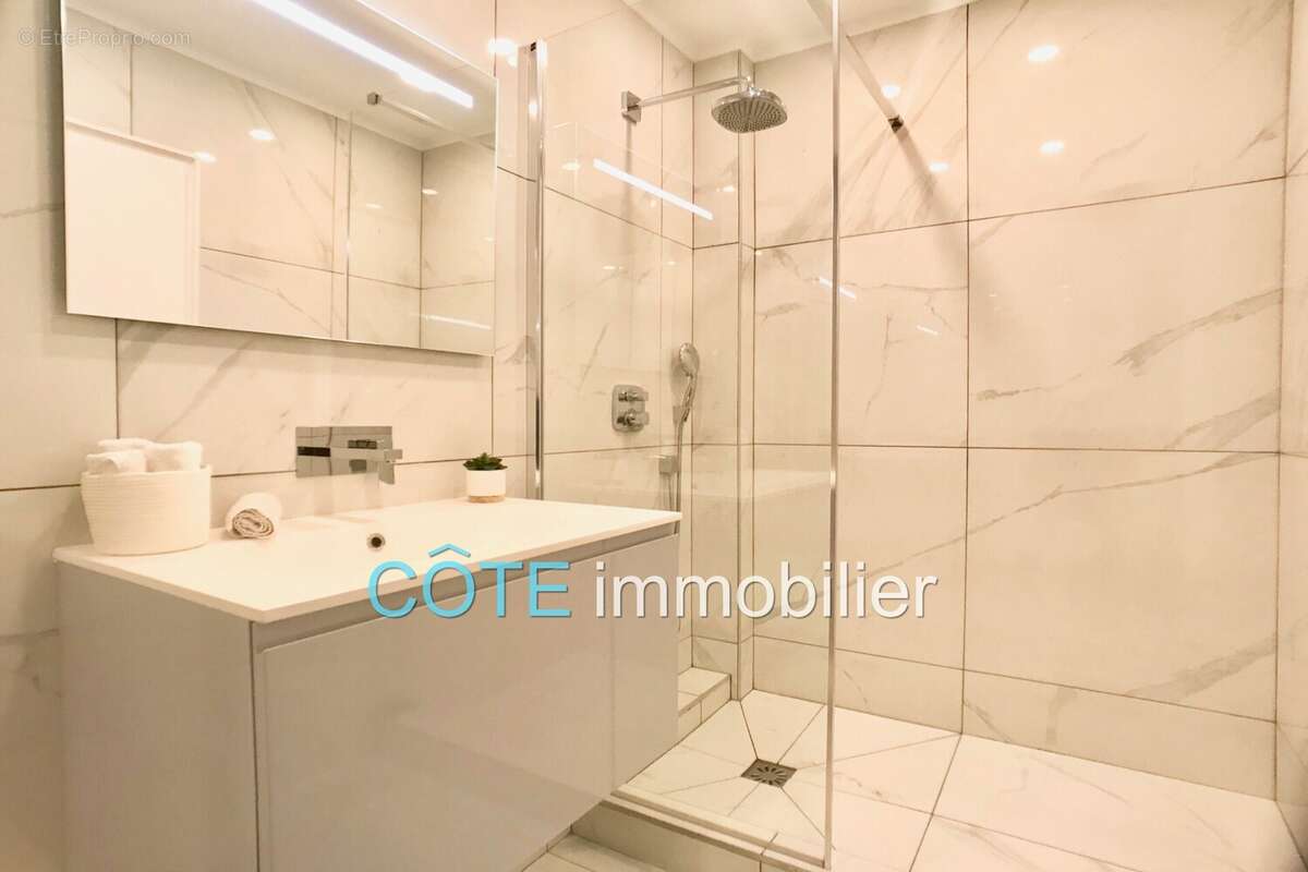 Appartement à VALLAURIS