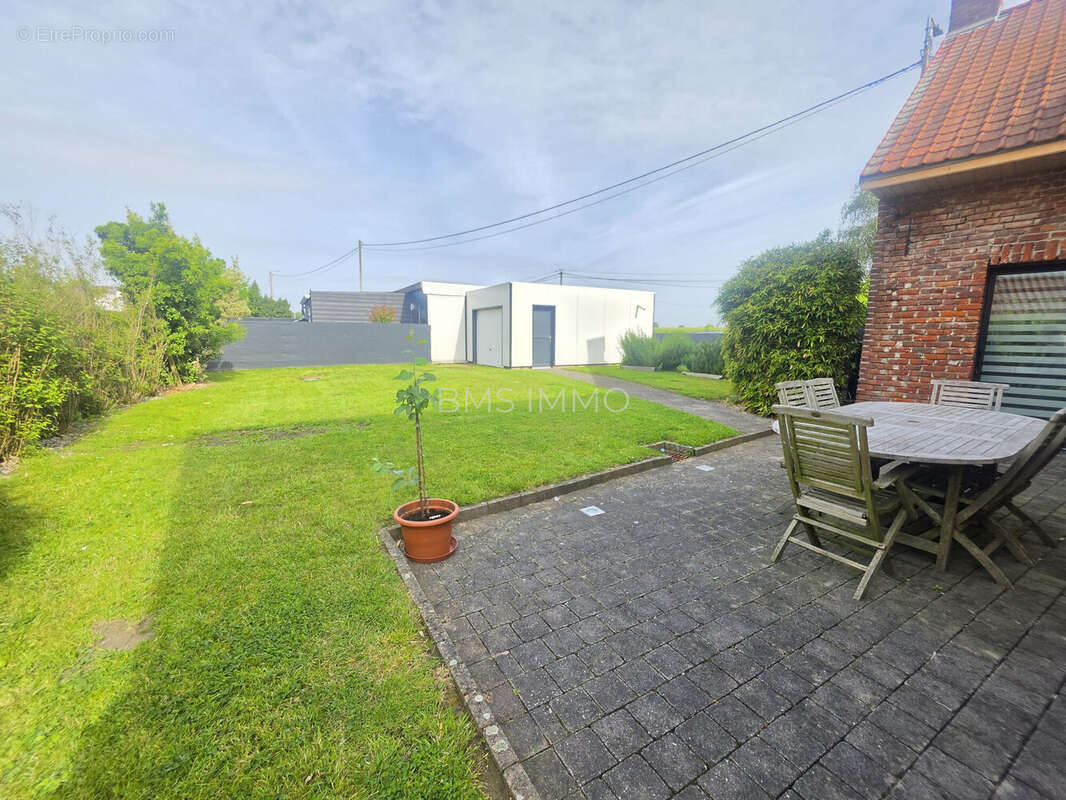 Maison à COUTICHES