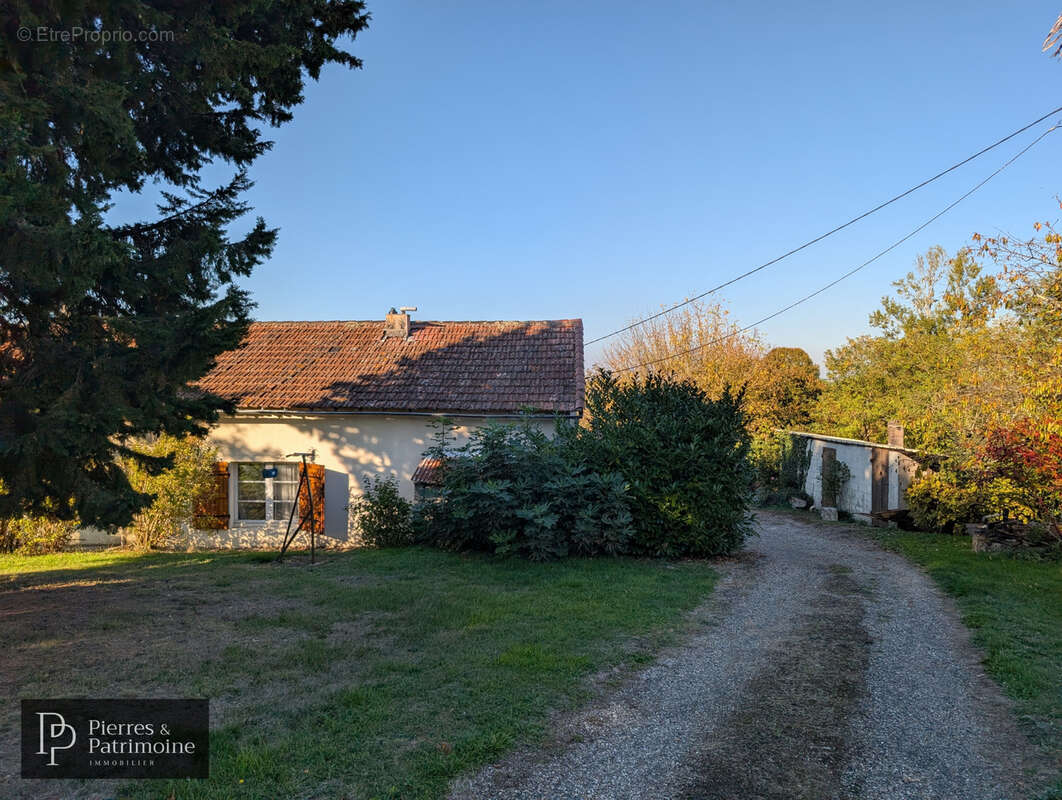 Maison à MEZIN