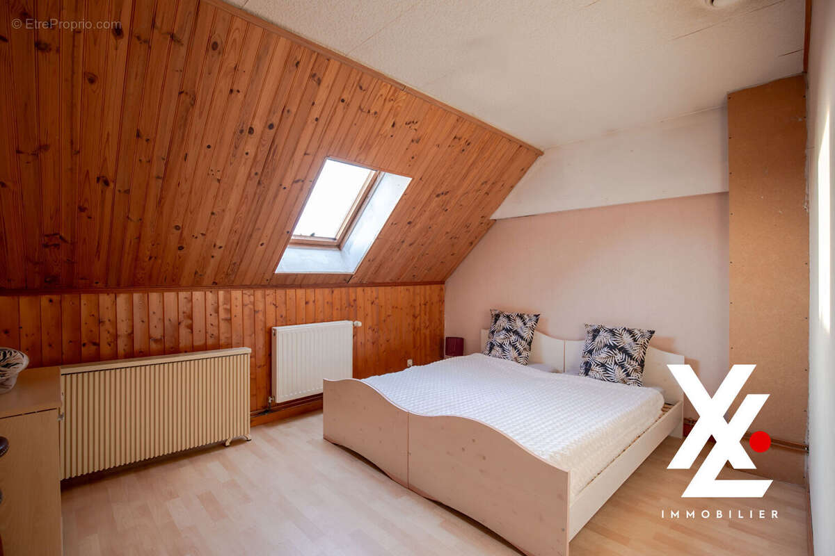 Maison à VELAINE-EN-HAYE