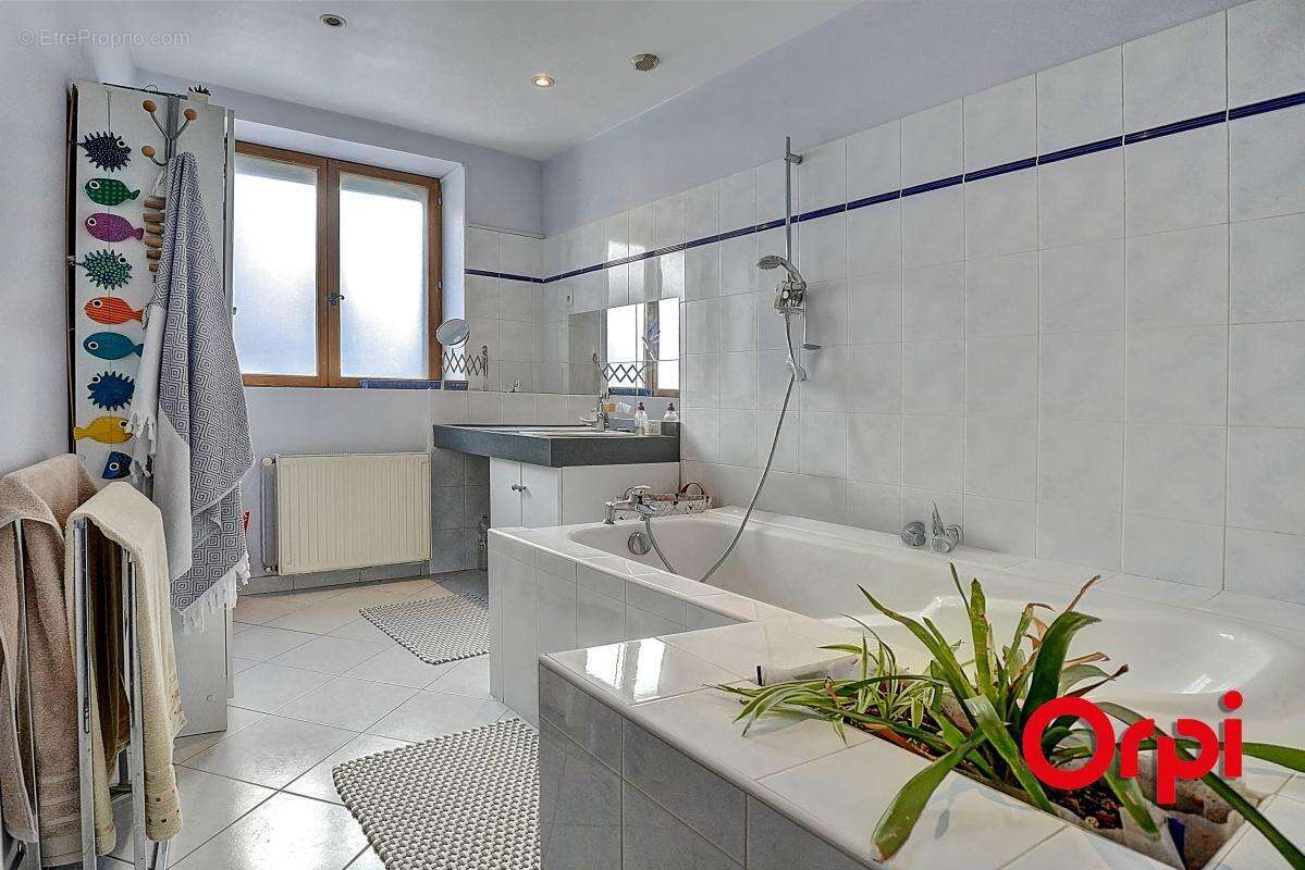 Maison à CAILLOUX-SUR-FONTAINES