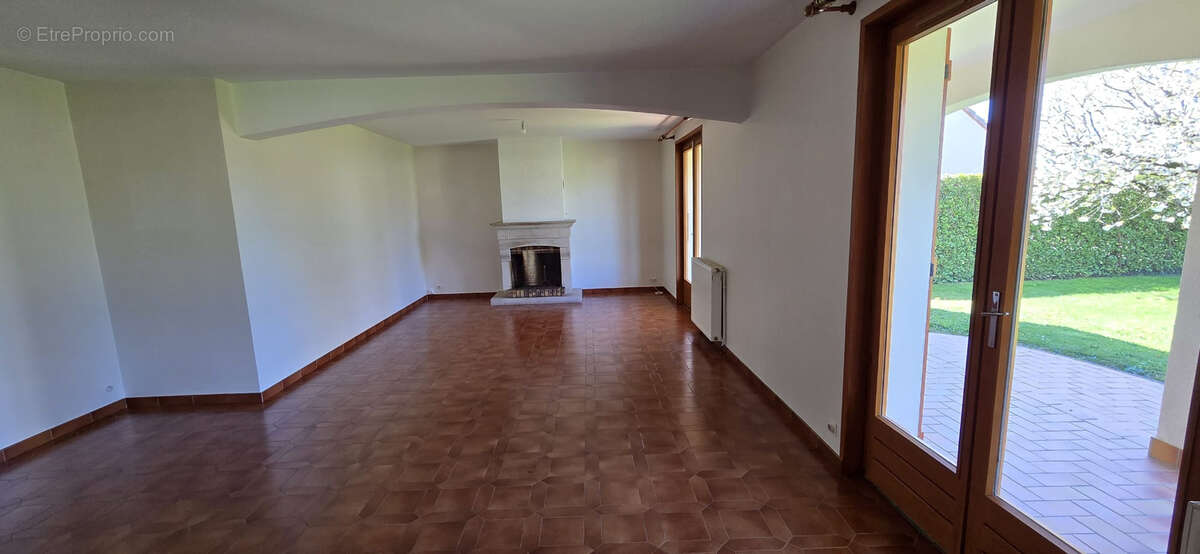 Maison à OUROUX-SUR-SAONE