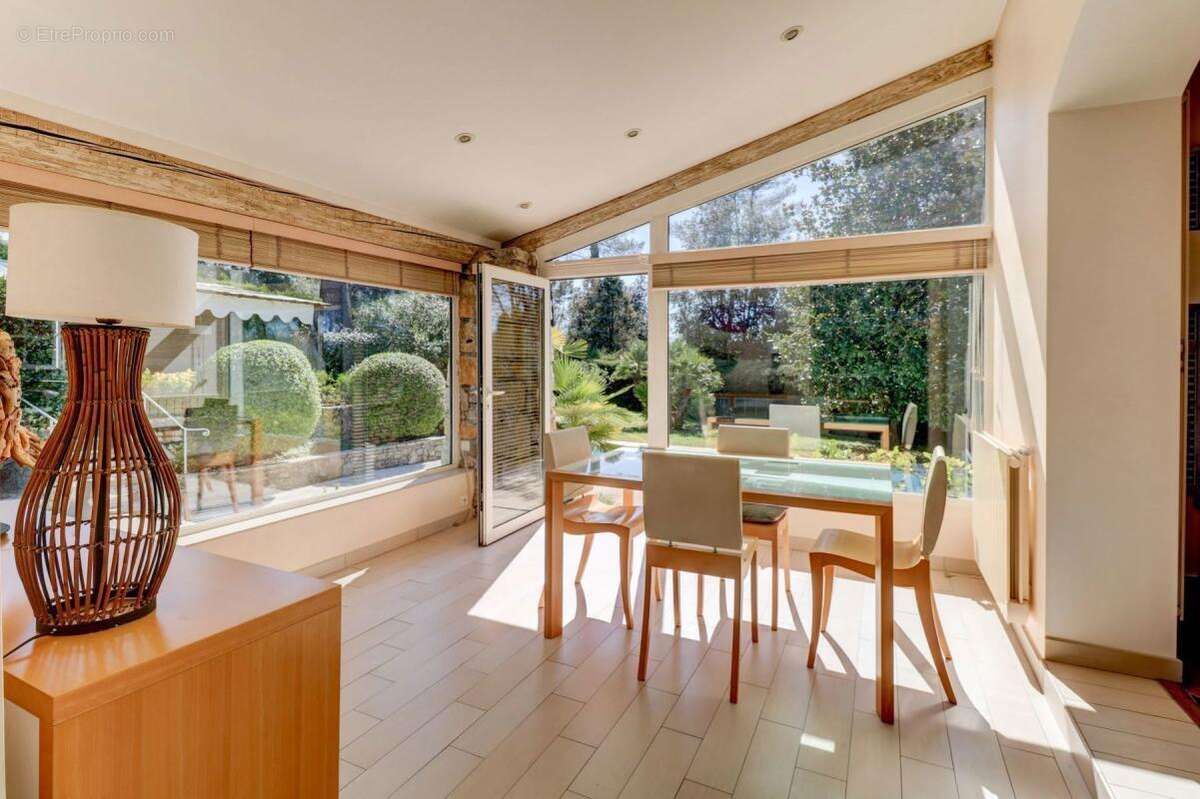 Maison à MOUANS-SARTOUX