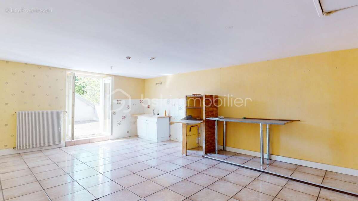 Ancienne boulangerie + logement atypique – terrain 790 m² - photo 8