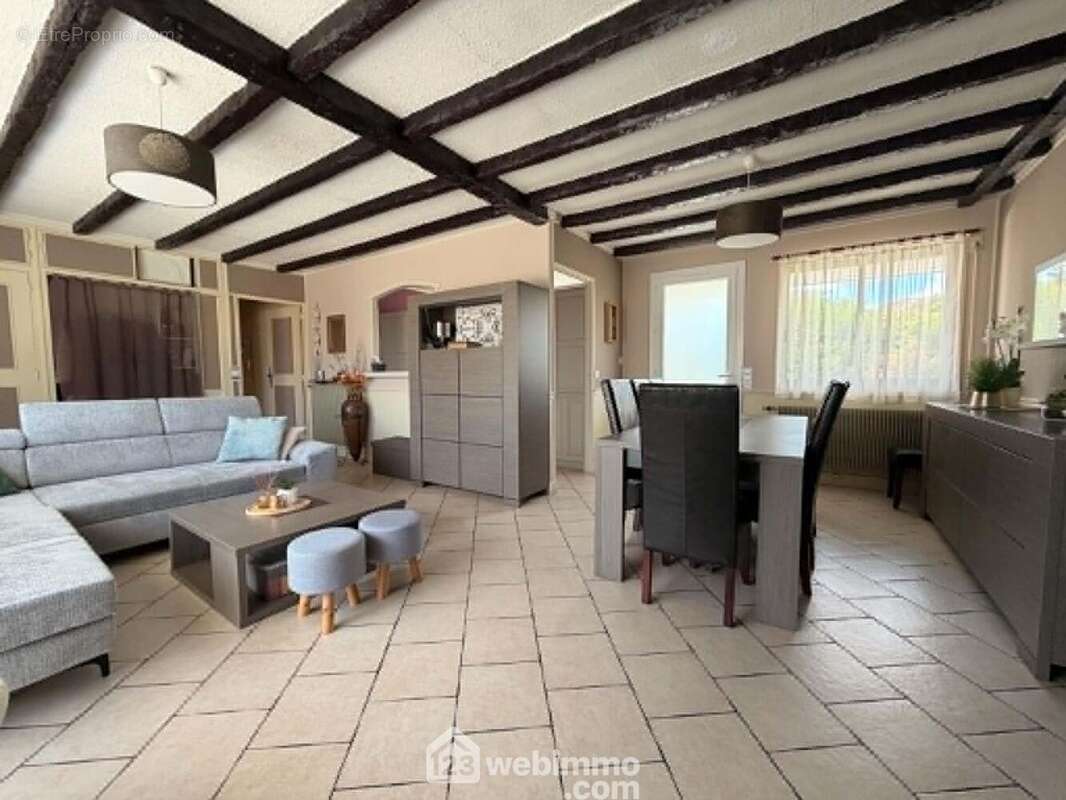Avec accès à une seconde terrasse de 26 m2...