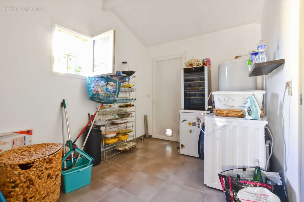 Montady – Maison familiale de 184 m² avec piscine et véranda - photo 22
