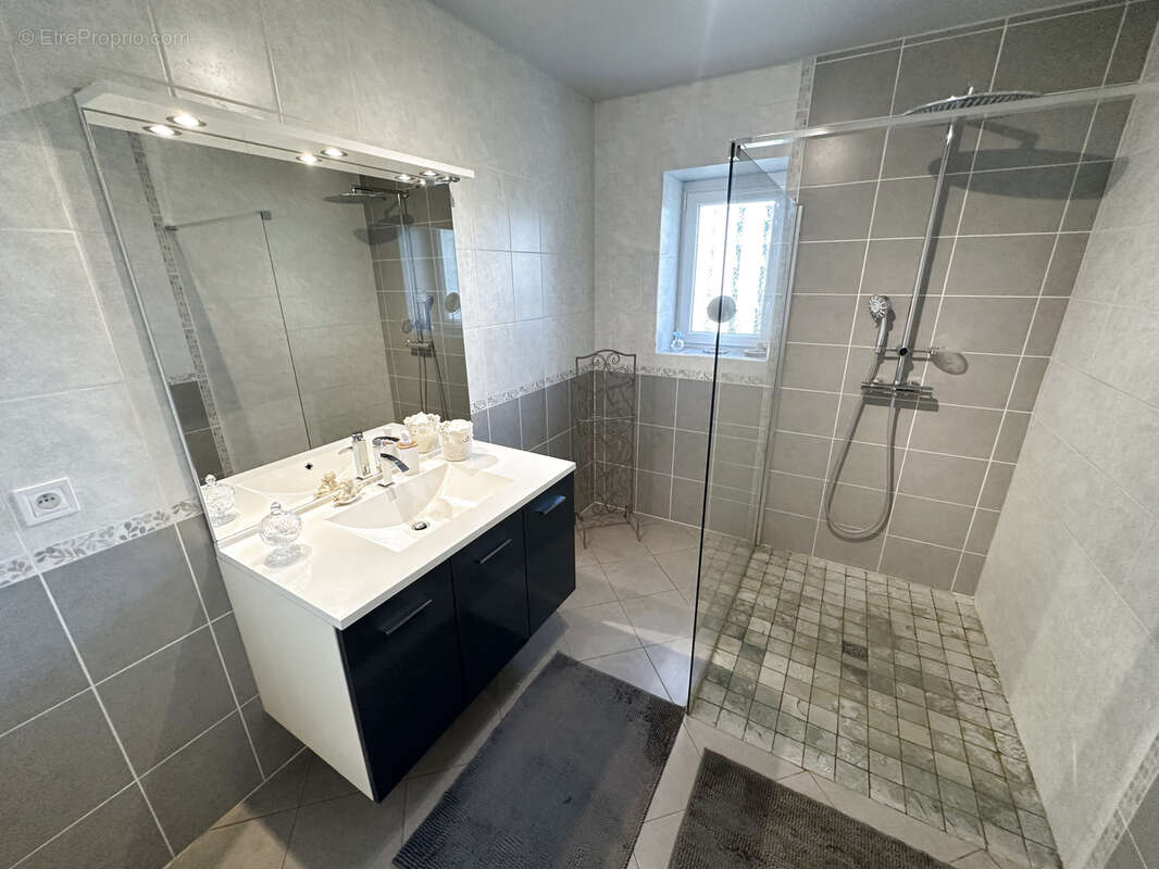 Maison à SAINT-AVIT