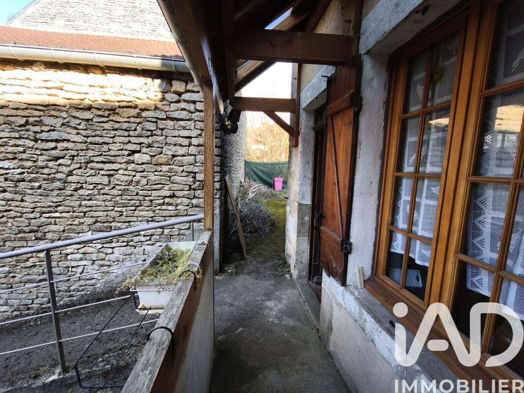 Maison 58 m² à Saint-Pere  - photo 7