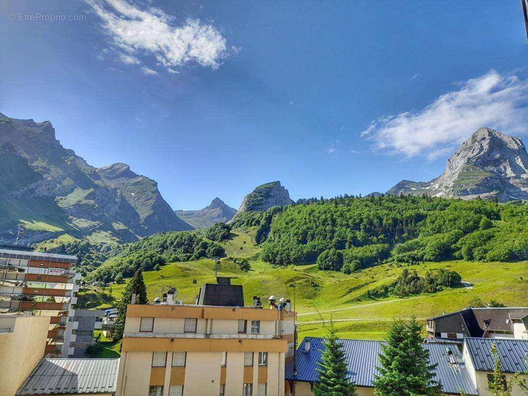 Appartement avec balcon, vue sur les sommets - photo 3