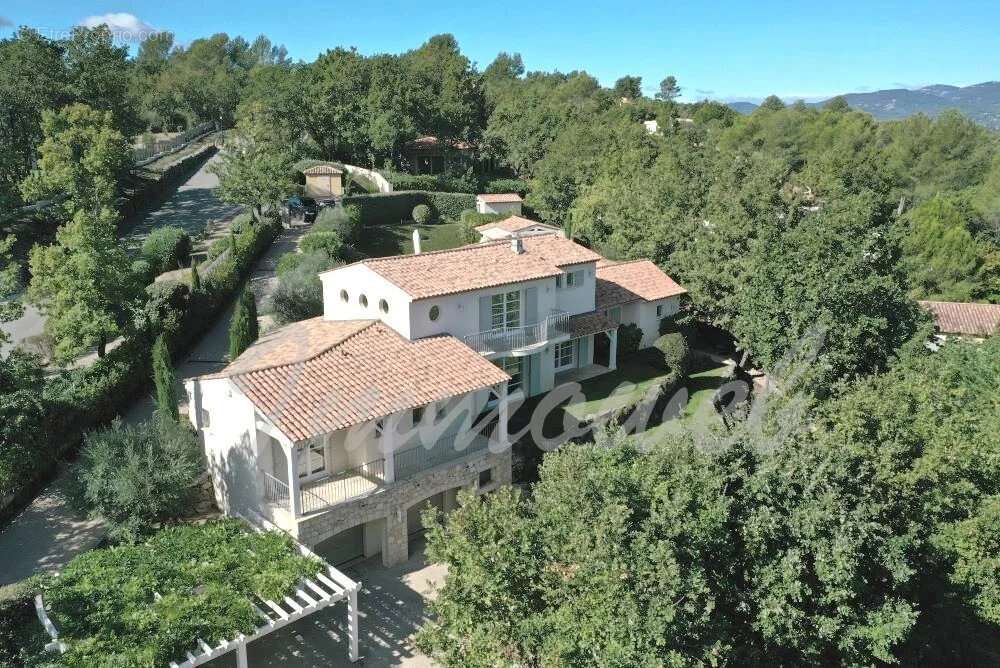 Maison à TOURRETTES