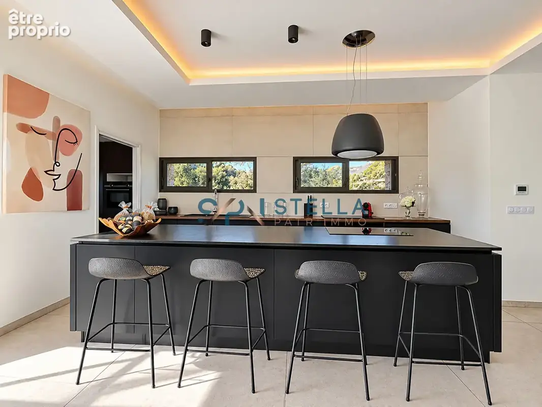 Villa de standing -135 m²  - Prestations raffinées, piscine et intimité absolue - photo 6