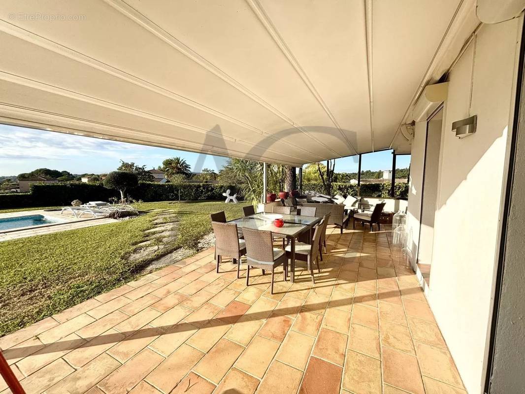 Maison à VILLENEUVE-LOUBET