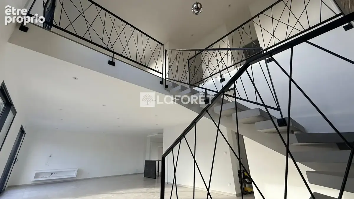 Maison moderne entièrement rénovée 4 chambres avec sous-sol et jardin PREAUX - photo 2
