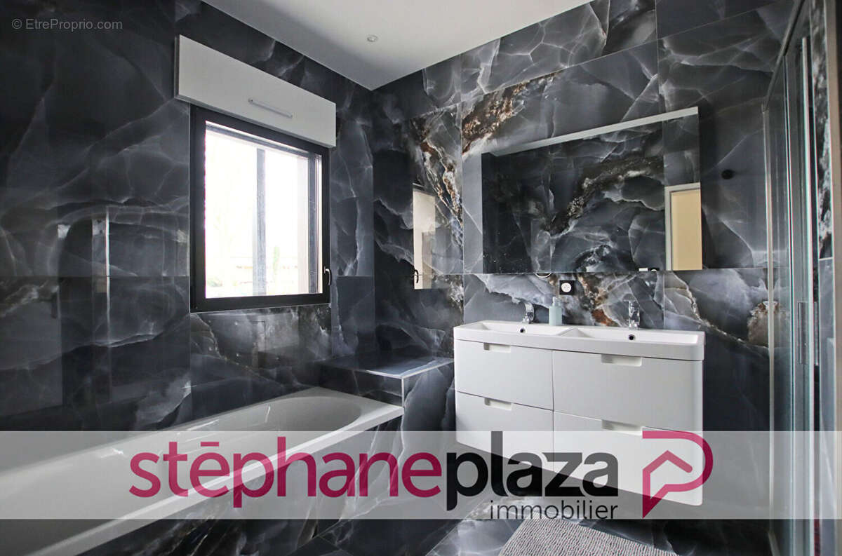 Maison à VERN-SUR-SEICHE