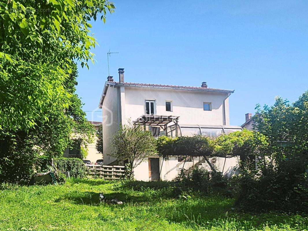 Maison à PONT-DE-CHERUY