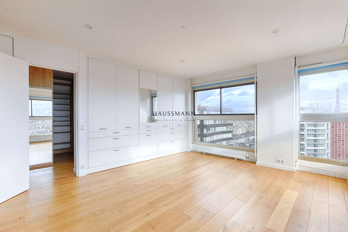 Appartement à PARIS-15E