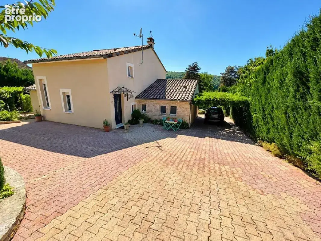 Maison à BURGY