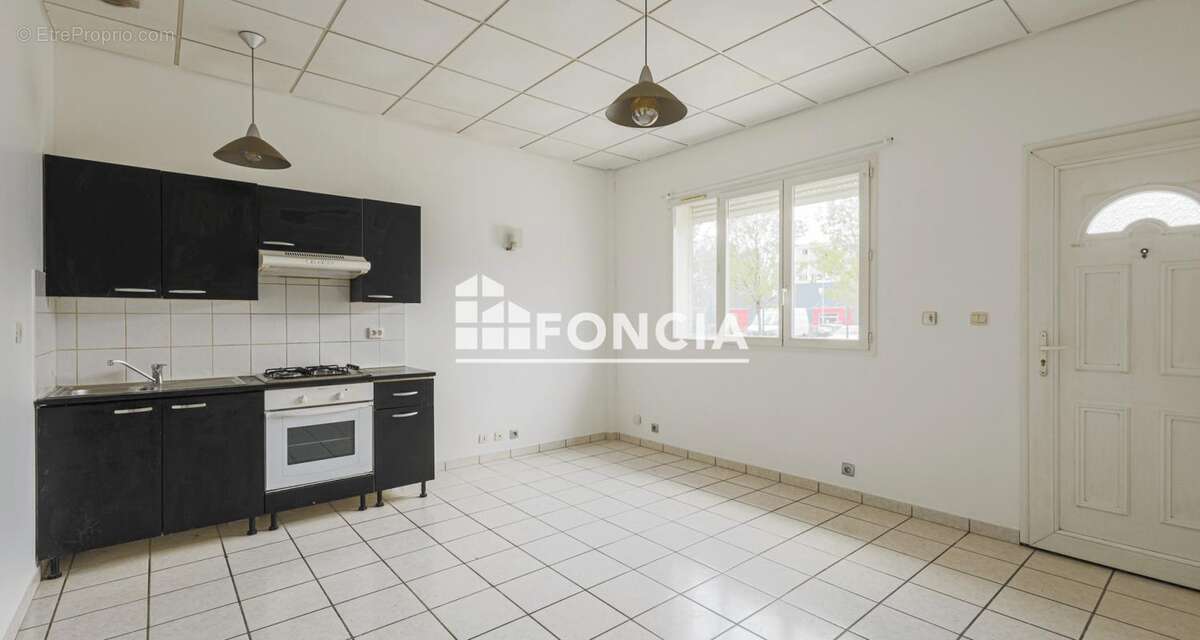 Appartement à SAINT-MARTIN-D'HERES