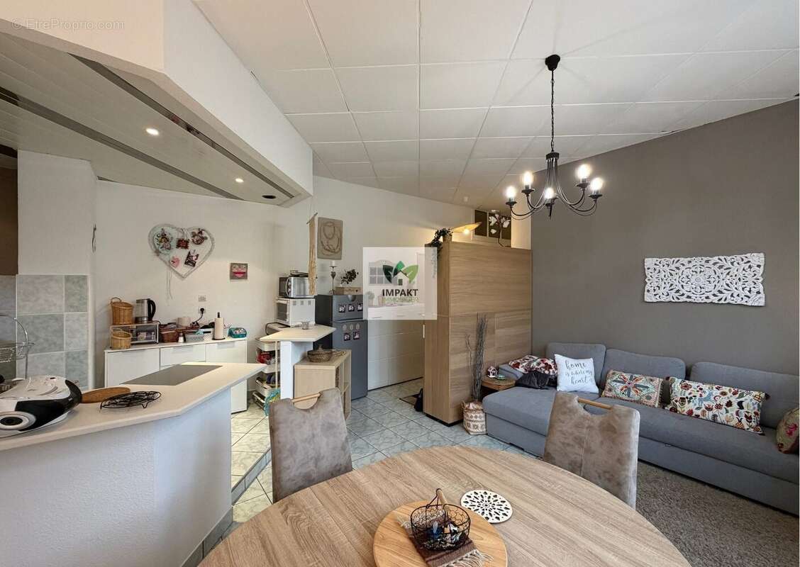 Appartement à ROUGEMONT-LE-CHATEAU