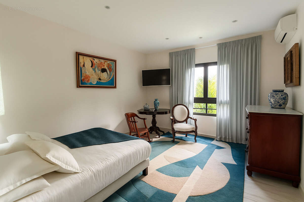 Maison à PETIT-BOURG