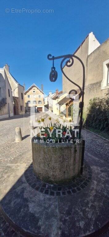 Appartement à COUCHEY