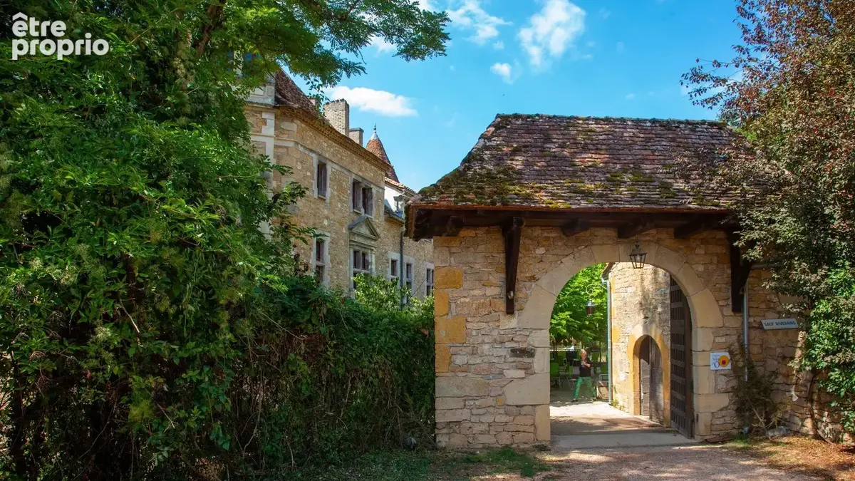 Château entierement renove - photo 5