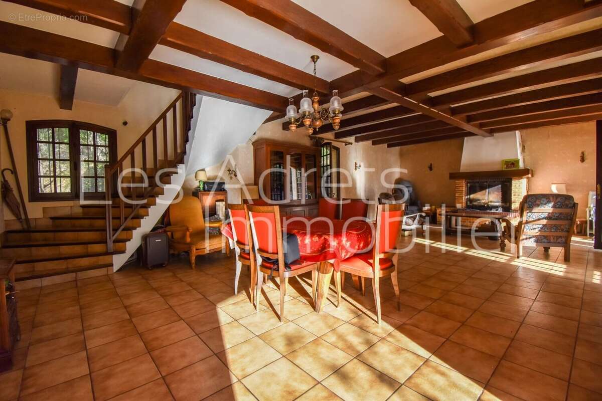 Maison à LES ADRETS-DE-L&#039;ESTEREL