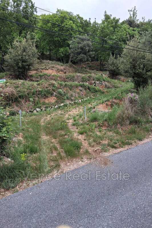Terrain à TOURRETTES-SUR-LOUP