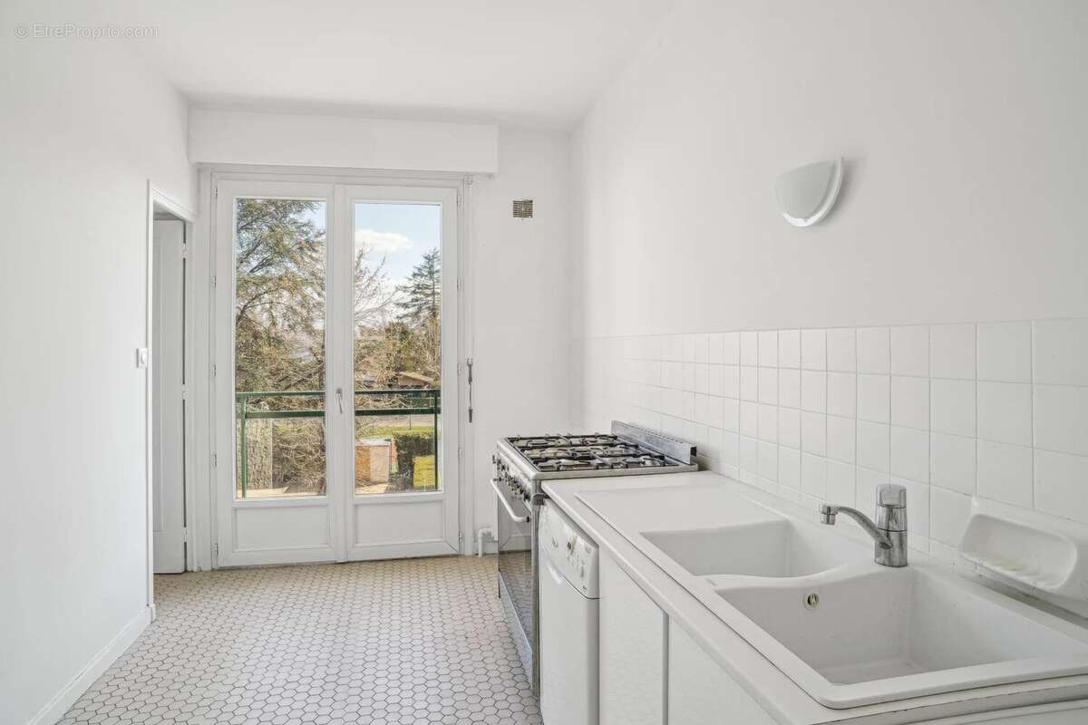 Appartement à CHARBONNIERES-LES-BAINS