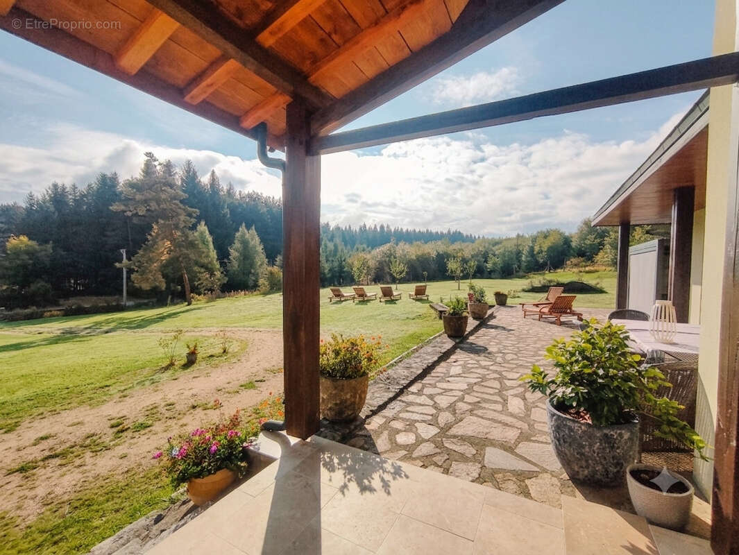 Maison 225 m² à Saint-Alyre-D'arlanc  - photo 15