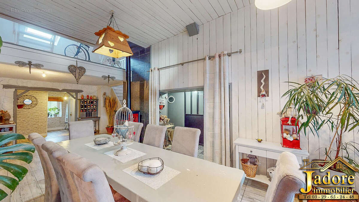 Maison à ETIVAL-CLAIREFONTAINE