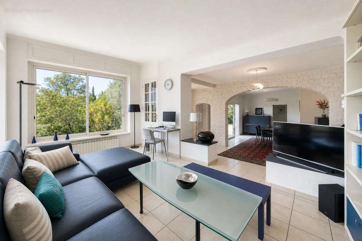 Maison 7 pièces, 161 m² à Saint-Raphaël, Boulouris - photo 4