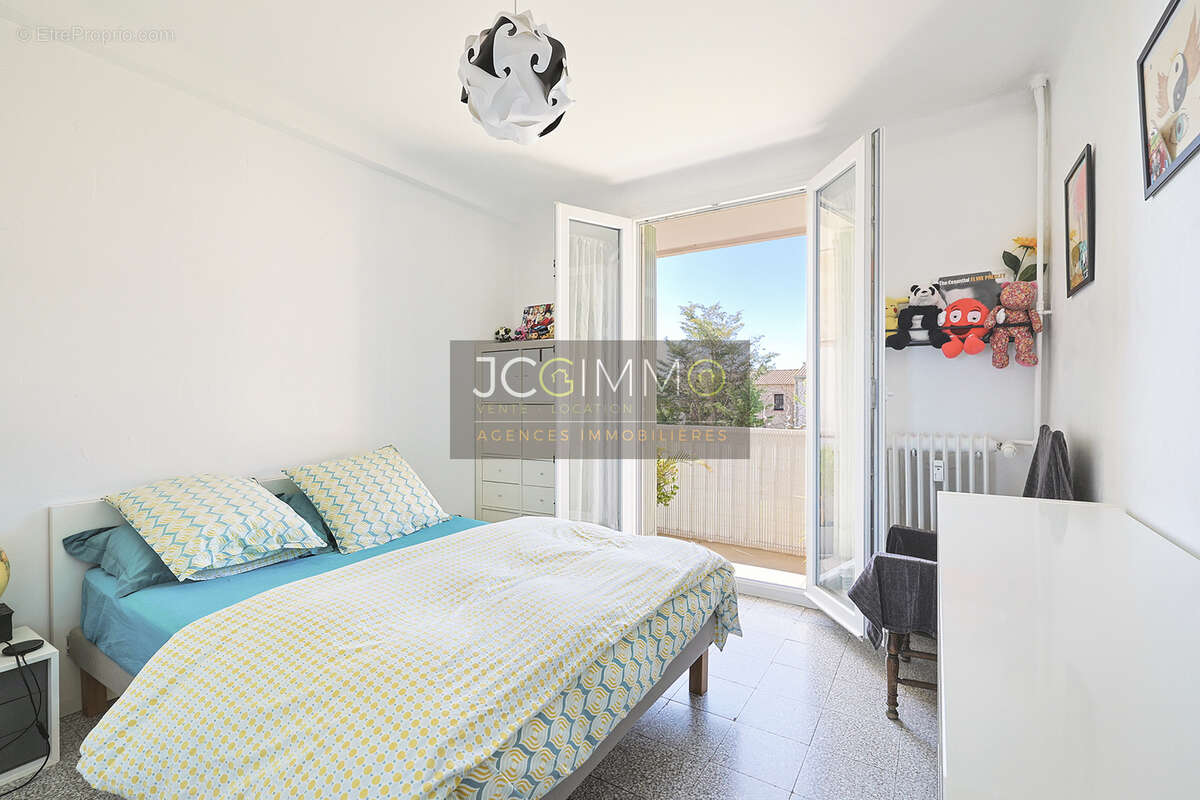 Appartement à CUERS