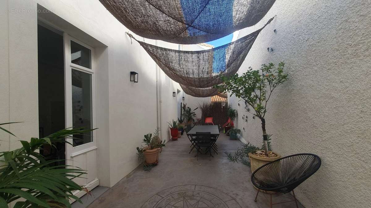 Maison à LEZIGNAN-CORBIERES