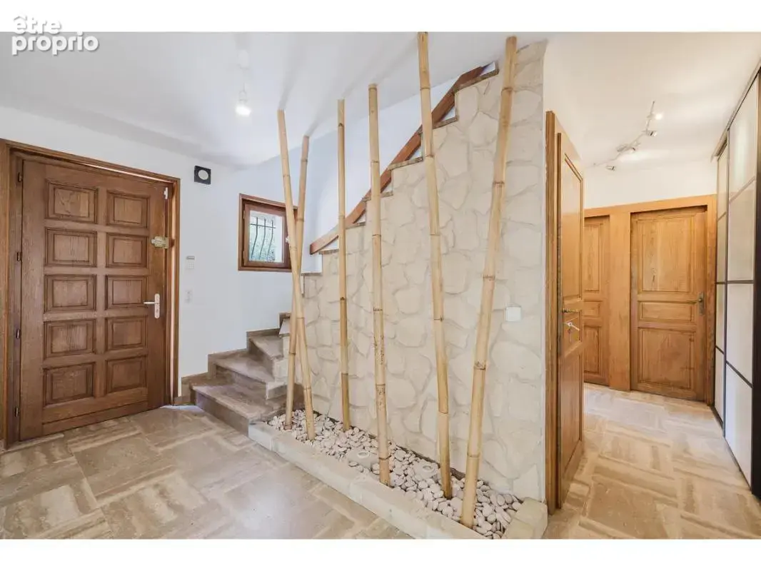 Maison 7 pièces 169 m² à vendre à Echenevex (01170) - photo 7