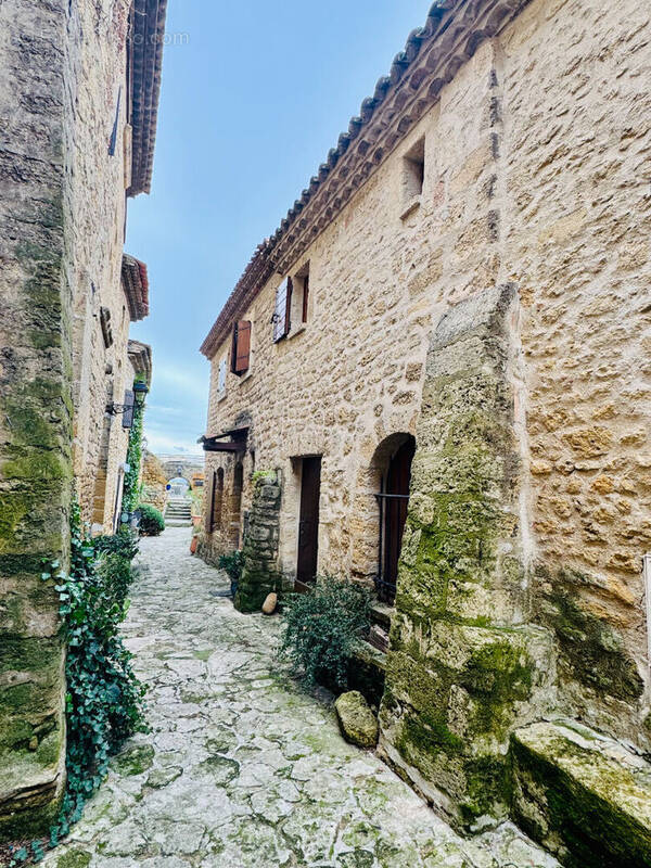Maison à SAINT-CHAMAS