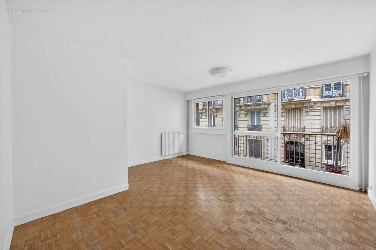 Appartement à PARIS-15E