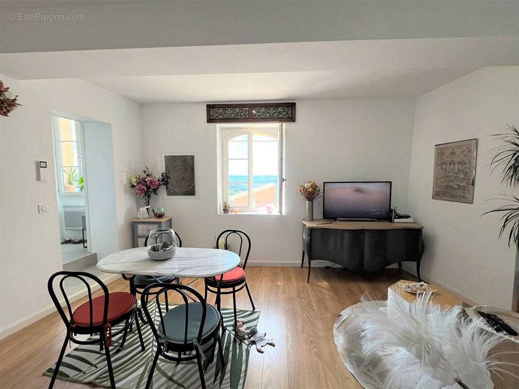 Photo 1 - Appartement à EGUILLES