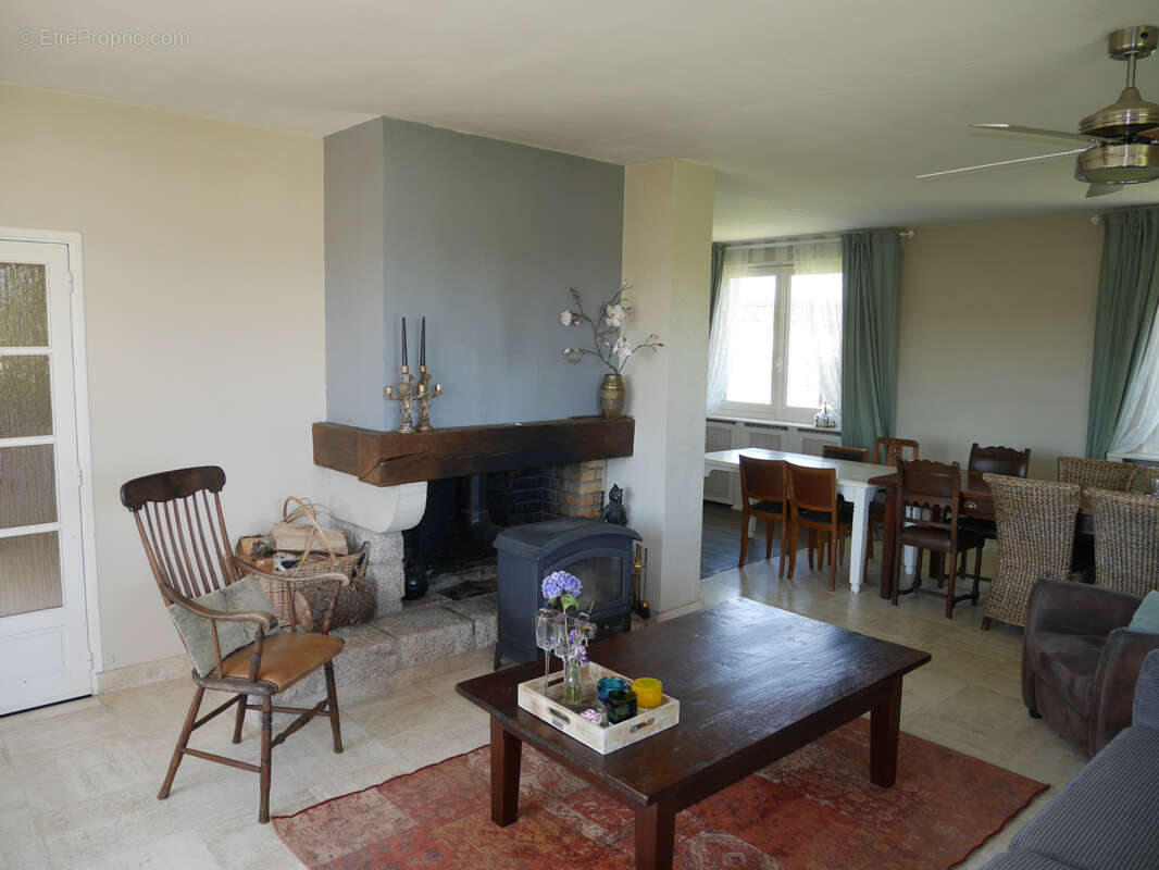 Maison à MONTIGNY-EN-MORVAN