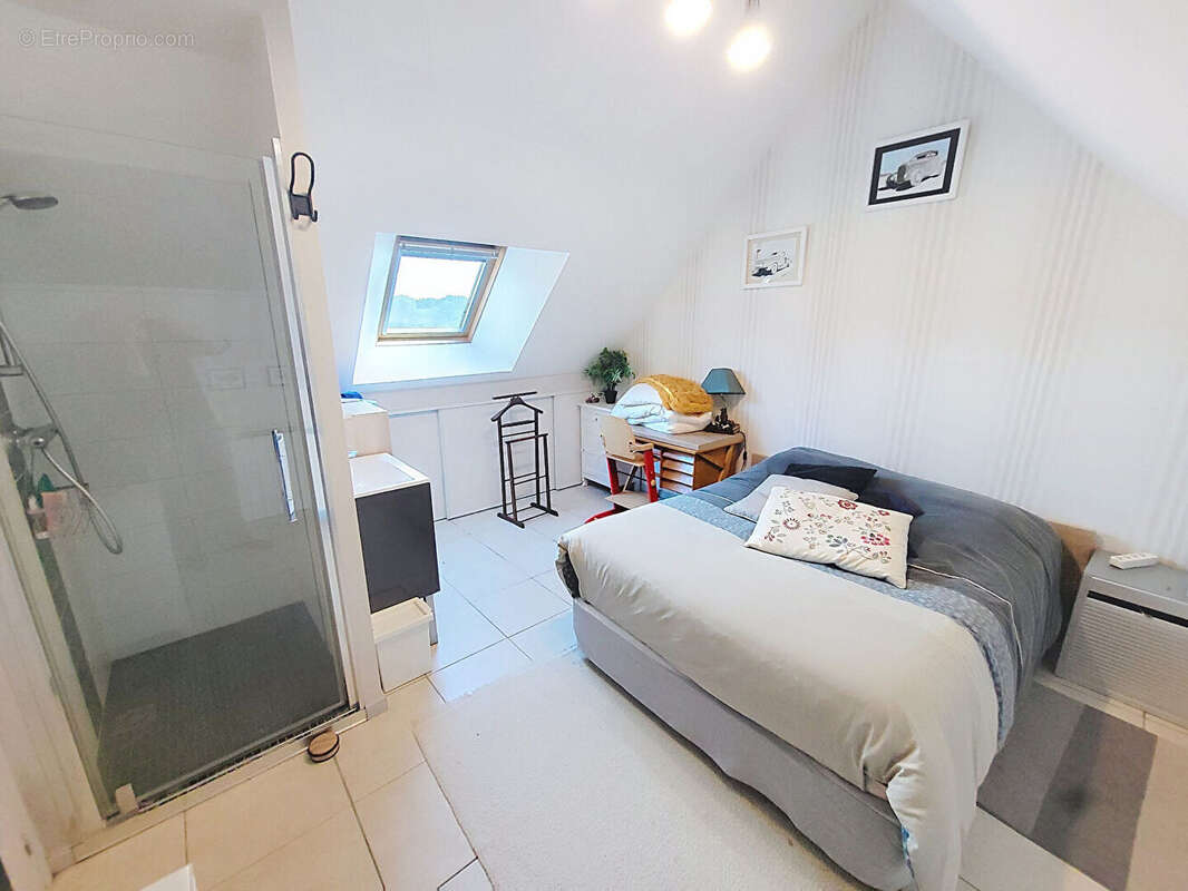 Maison à COLLEVILLE-MONTGOMERY