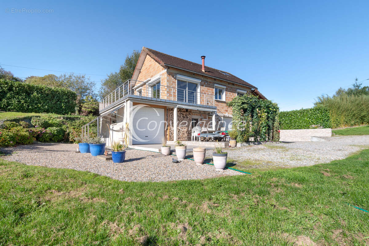 Maison à LA PORCHERIE